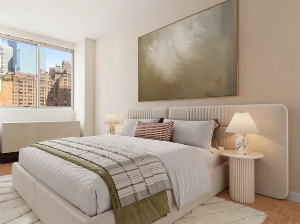 308 East 38th Street 7F image 2 of 11