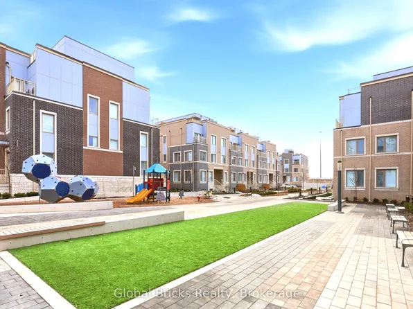 131 Honeycrisp Cres #Townhouse 210, Vaughan, ON L4K 0N7