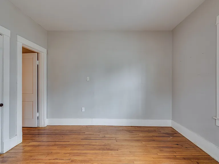 2293 Jackson Ave — Photo 17