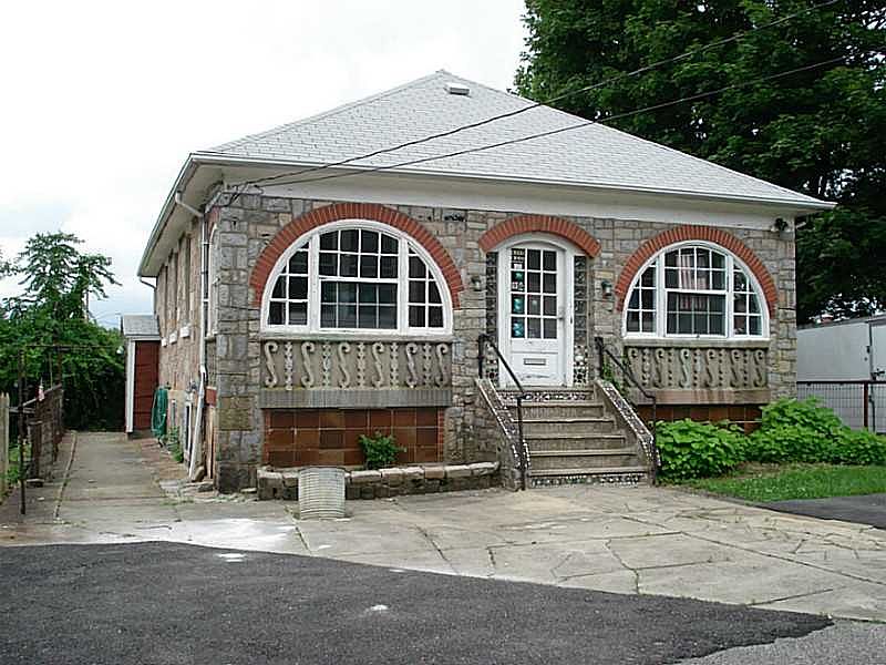 1st image of 103 Fountain Ave