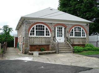 103 Fountain Ave, Cranston, RI 02920