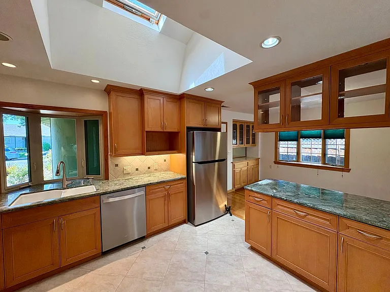 3057 Carleton Pl — Photo 8