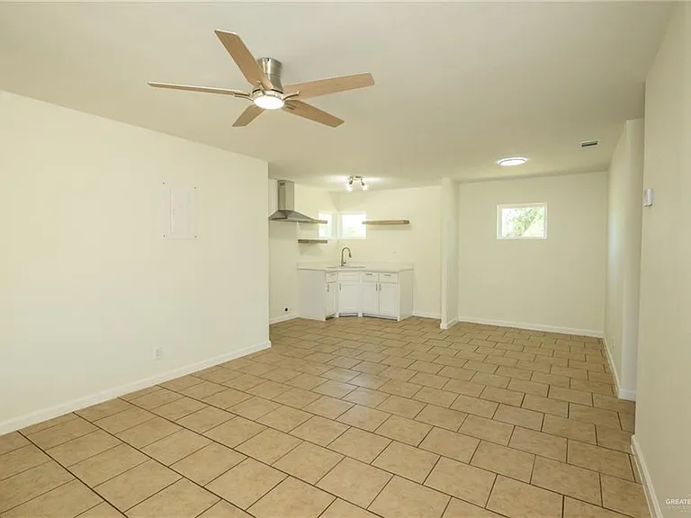 1823 Warren St — Photo 16