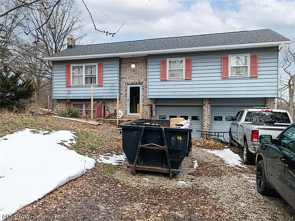 2nd image of 3179 Vanderhoof Rd