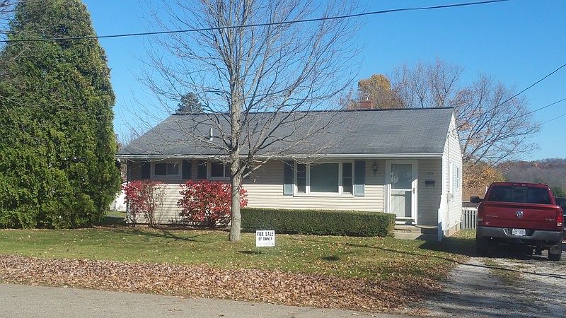 2nd image of 210 Miller Ave