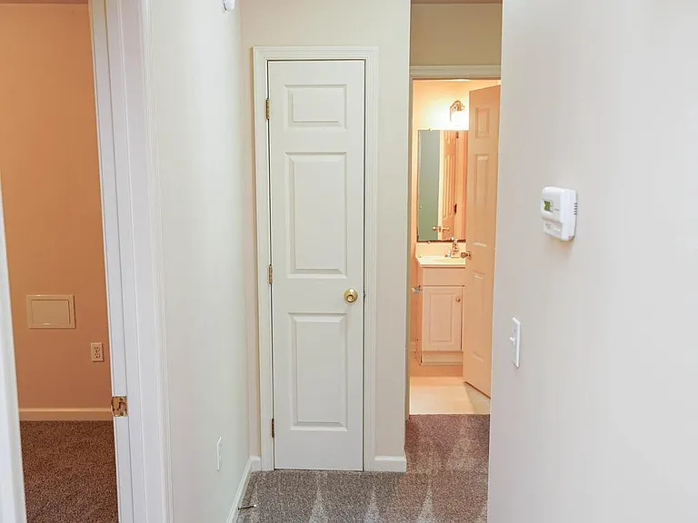 935 Queen Ave — Photo 19