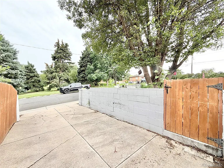 1285 W Gill Pl — Photo 41