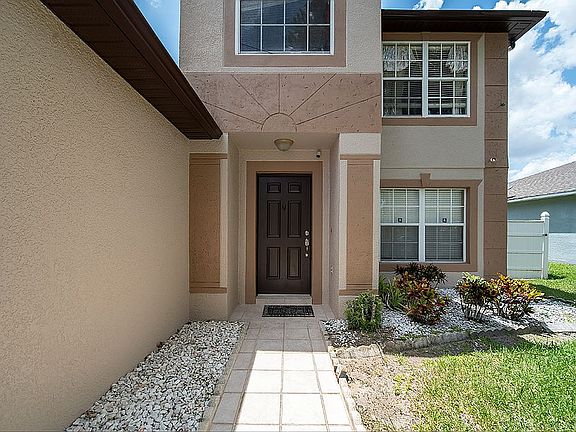 5th image of 3304 Amberley Park Cir