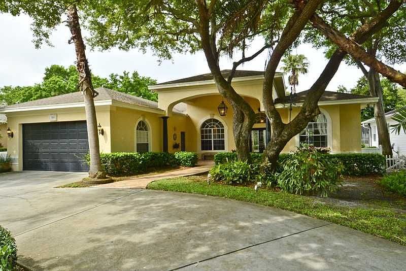1st image of 300 Brookside Ct