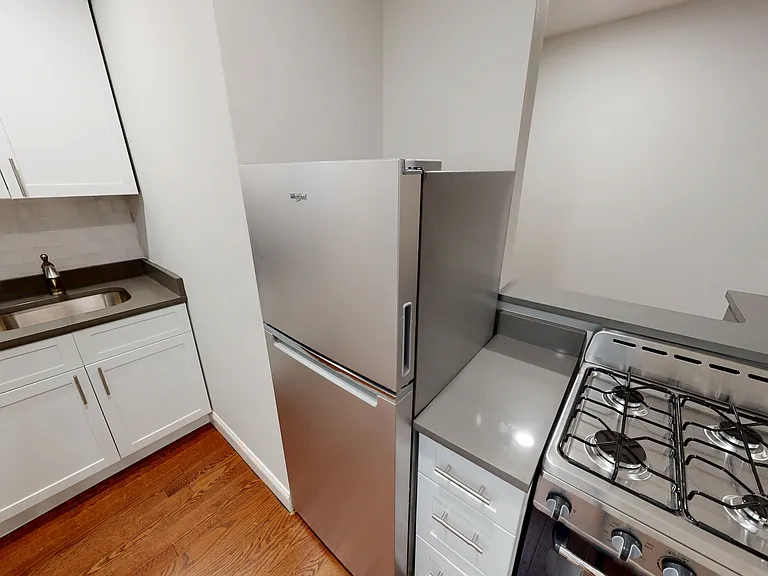1622 Pine St #3R — Photo 3