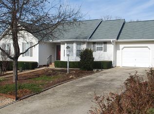 703 Natural Springs Ct, Fuquay Varina, NC 27526