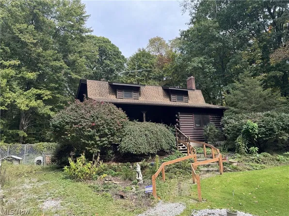8675 Pierce Rd, Garrettsville, OH 44231