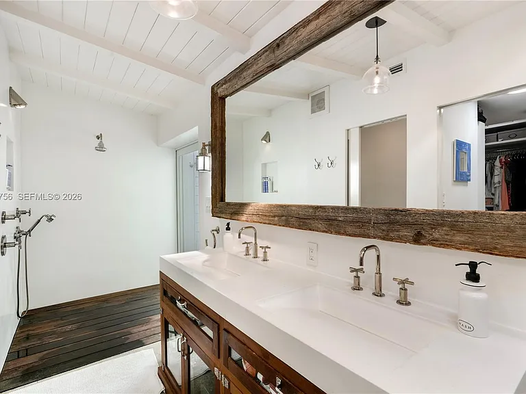 270 Island Dr — Photo 8