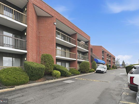 3rd image of 2131 Welsh Rd APT 312