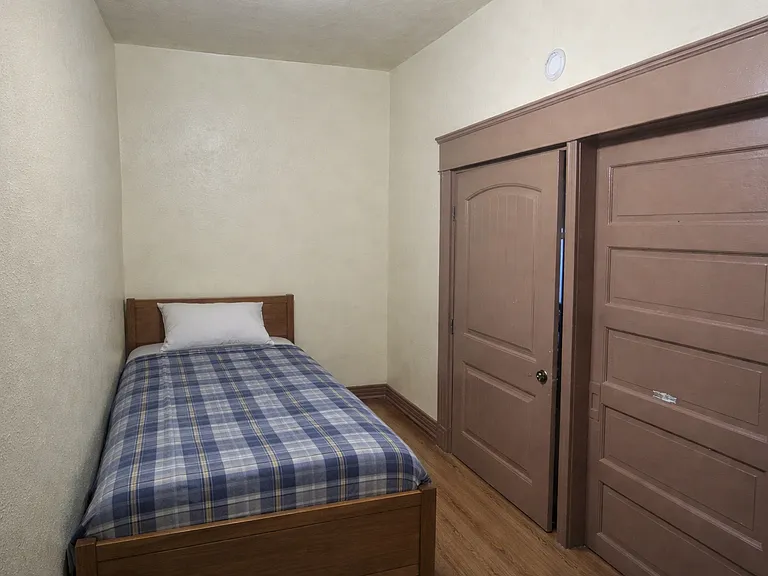 837 N G St #14 — Photo 8