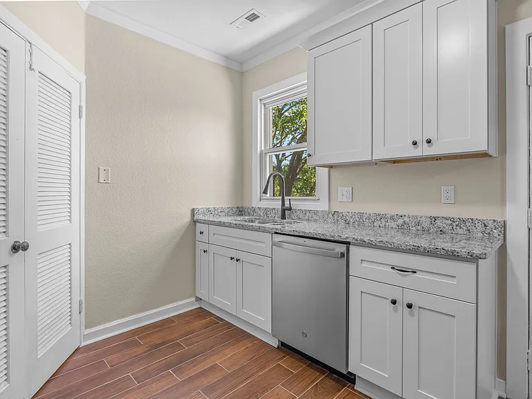 1611 McDaniel St #A — Photo 8