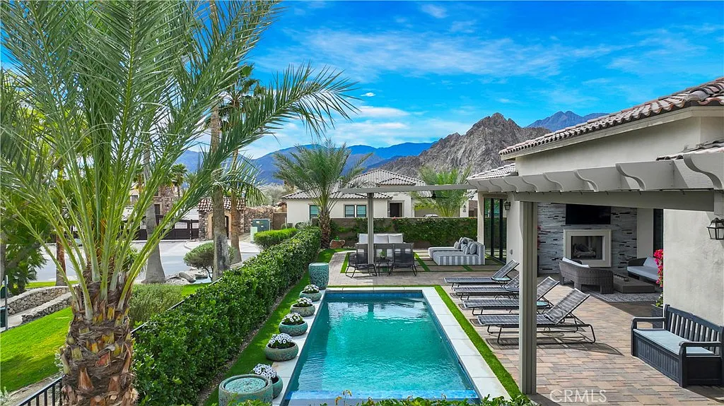 4 bed, 4.5 bath, 3908 sqft, $9,000 — Photo 1