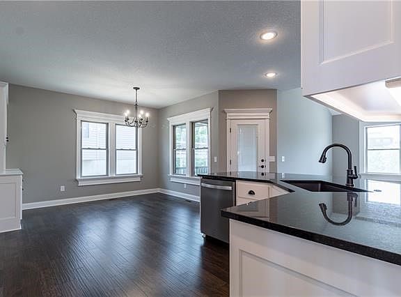 4th image of 4800 Stonebridge Dr W