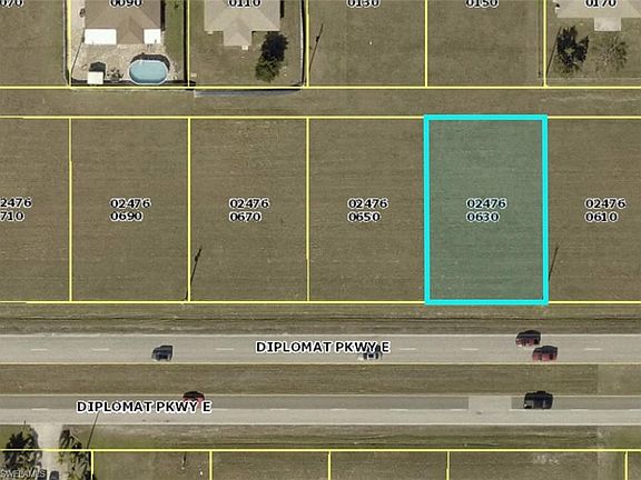 5th image of 211 Diplomat Pkwy E