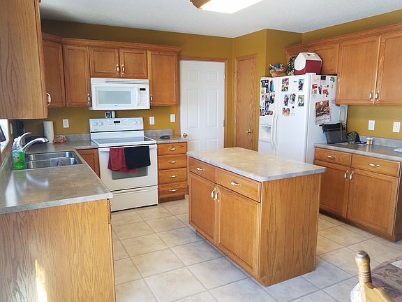 Kitchen-all appliances stay