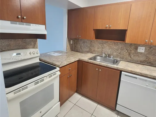 11150 SW 196th St APT D210, Miami, FL 33157