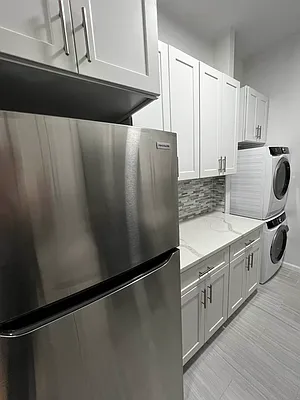 Rented by Salon Realty Corp | media 23