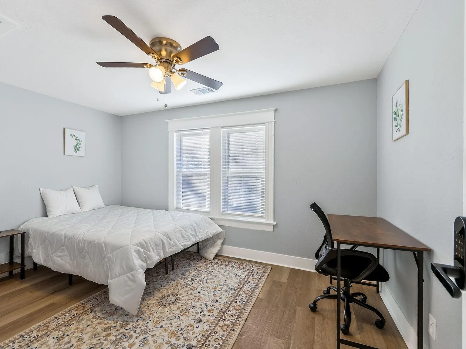 4 bed, 6.5 bath, 2186 sqft, $702 — Photo 2