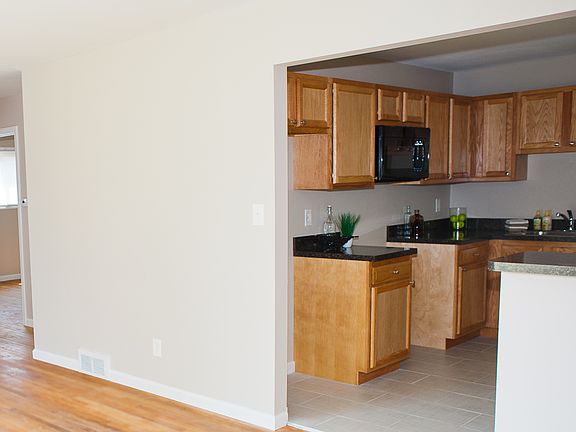 3rd image of 331 Radcliff St