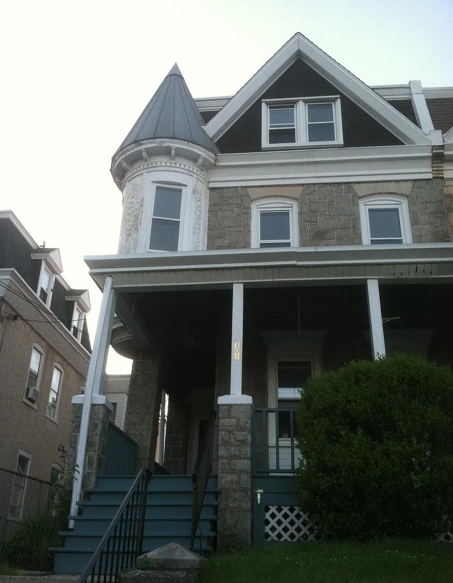 2 bed, 1.5 bath, 1610 sqft, $2,250 — Photo 1
