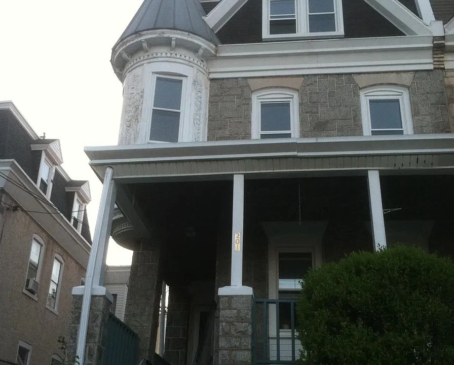 201 Sumac St