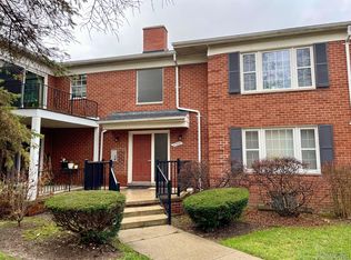 27653 W Echo Valley UNIT 211, Farmington Hills, MI 48334