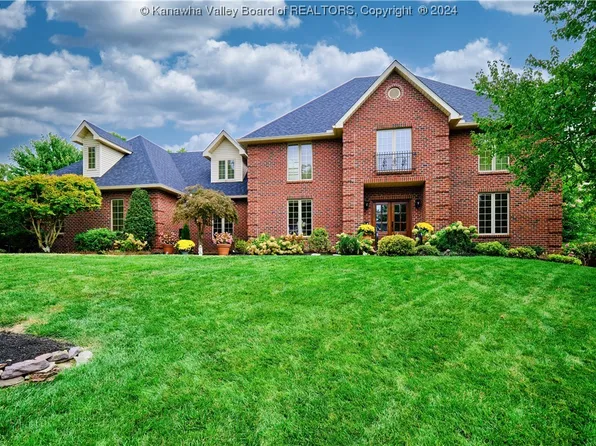 215 Bentwood Rd, Hurricane, WV 25526