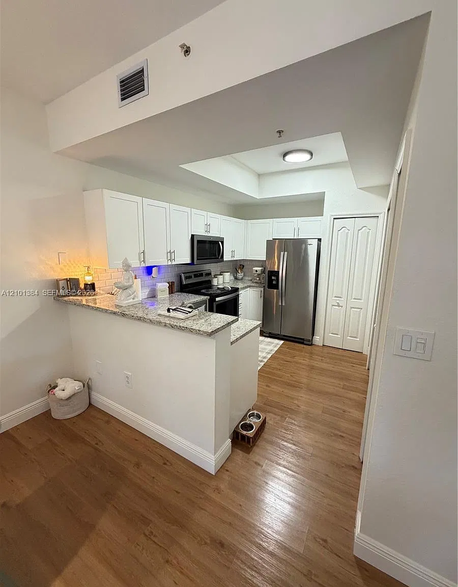 Century Park Condo — Photo 4