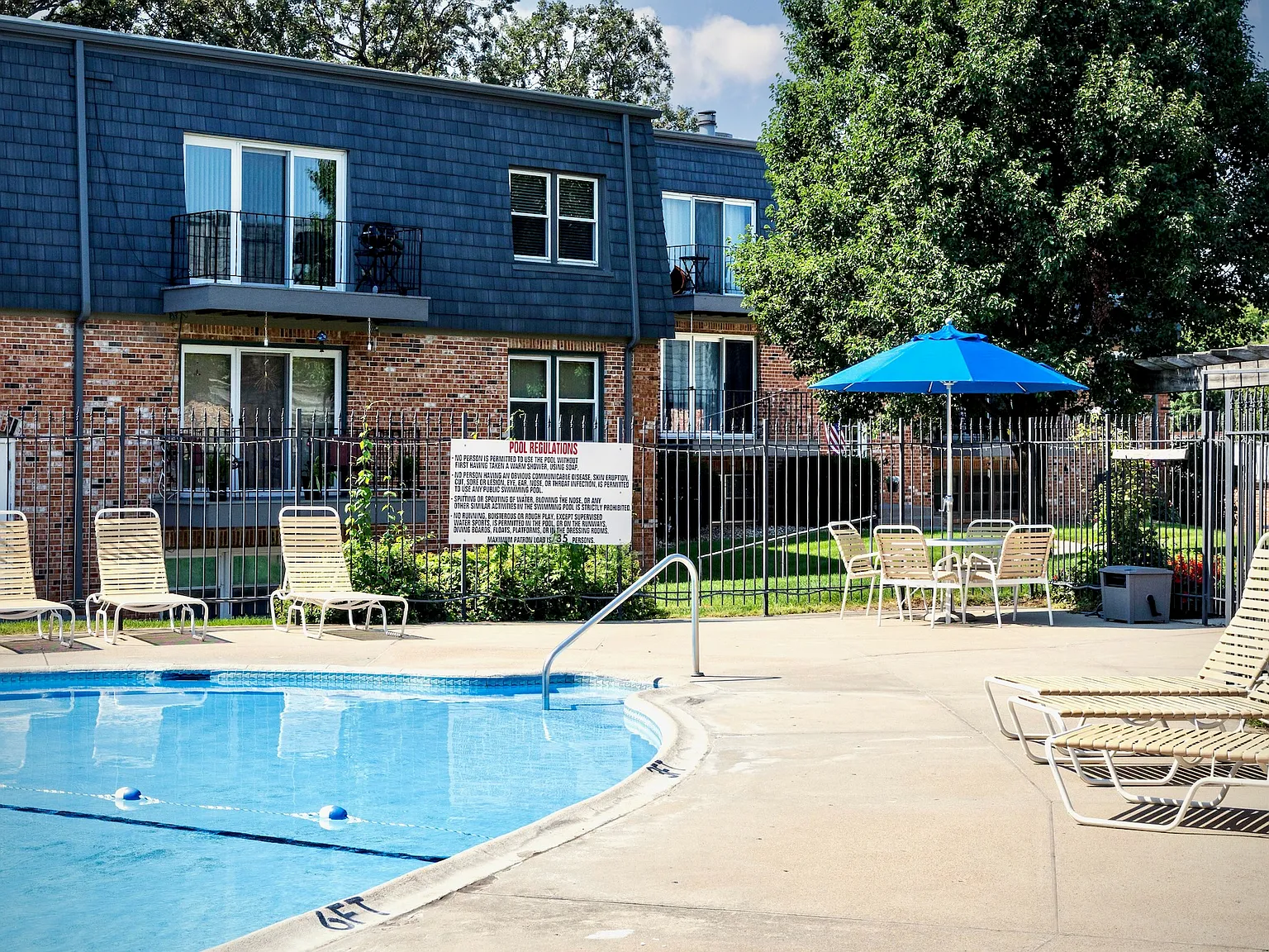 3 bed, 1424 sqft, $2,200 — Photo 2
