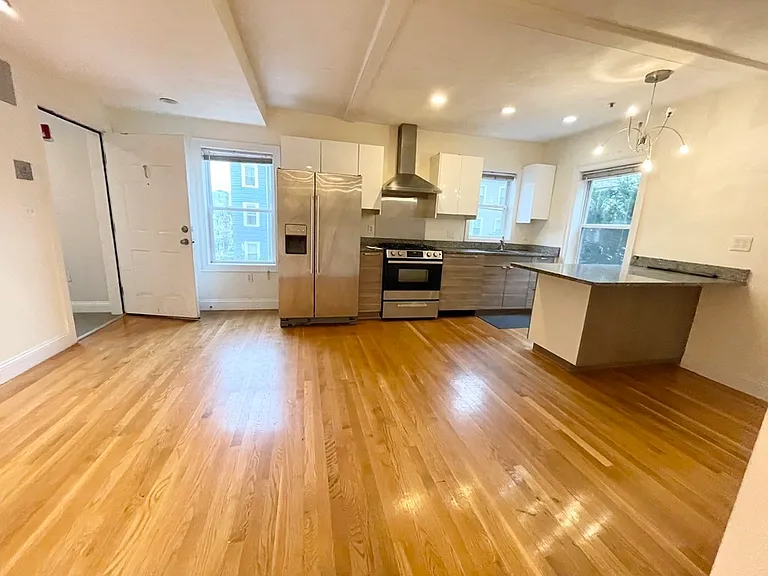 128 Hillside St #1A — Photo 2