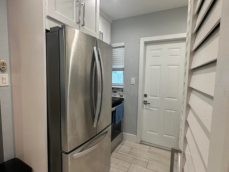 119 Sunrise Ave #A — Photo 7