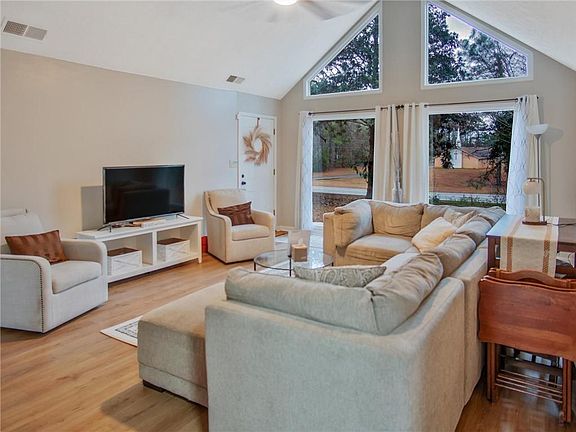 5th image of 7055 Rivertown Rd