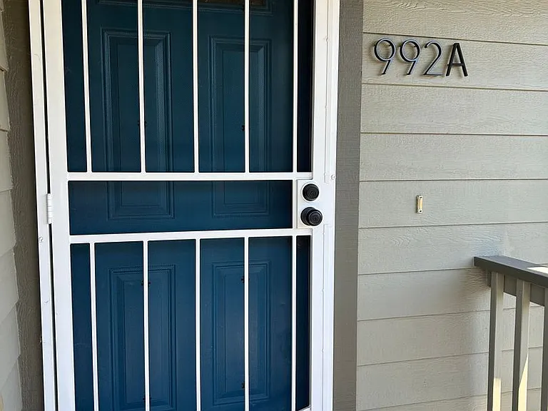 992A Grove St — Photo 10