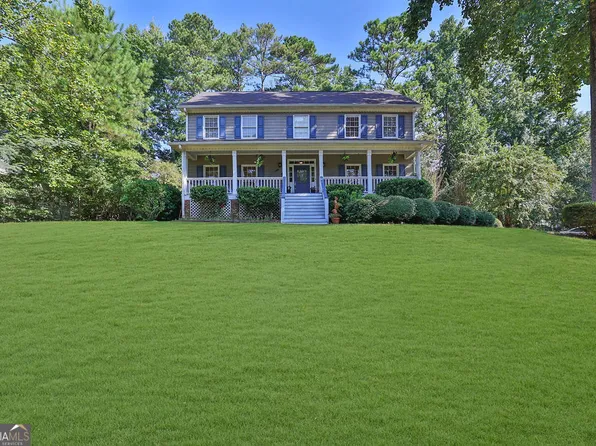 624 Deerwood Ln, Stone Mountain, GA 30087