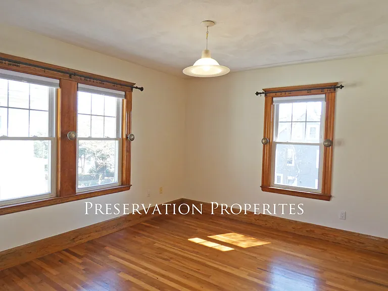 21 Milton Ave — Photo 4