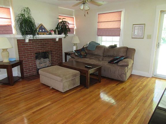 2nd image of 717 Polsgrove St
