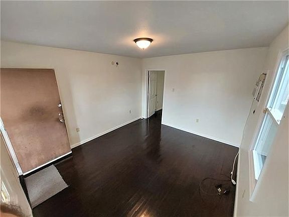 4th image of 1936 Spain St