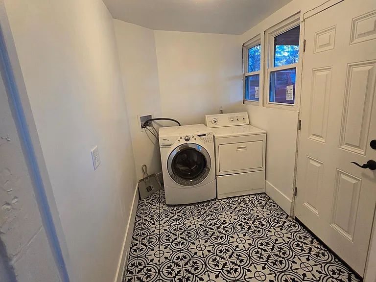 452 S Main St — Photo 15