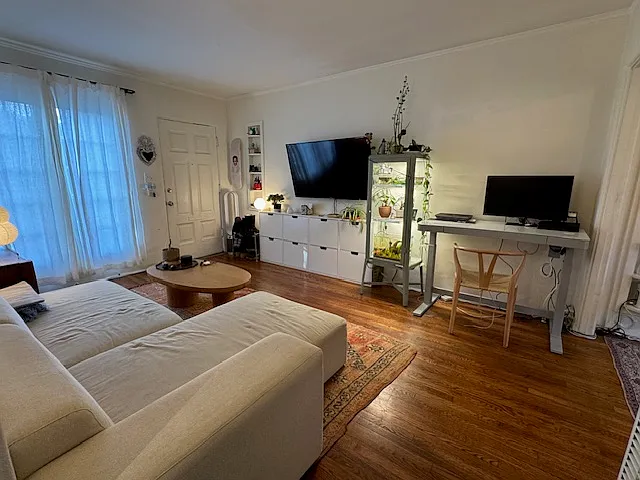 732 Silver Lake Blvd — Photo 2