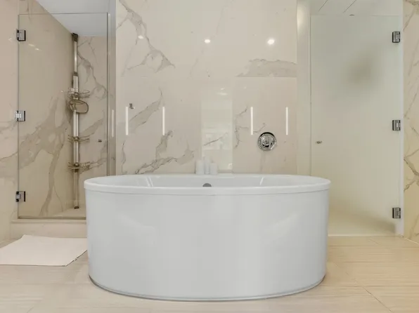 800 Avenue At Port Imperial image 21 of 35