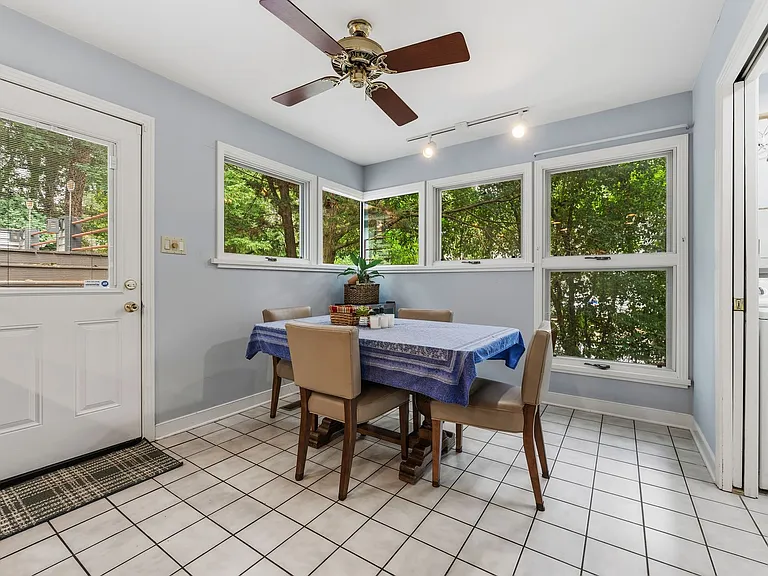 3628 Carlisle Dr — Photo 7