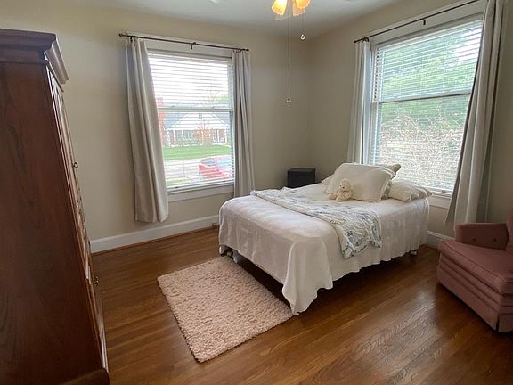 4th image of 129 Laurel Ave