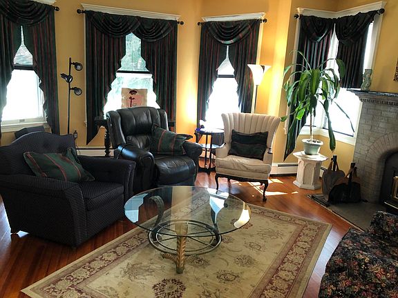 4th image of 300 Bard Ave