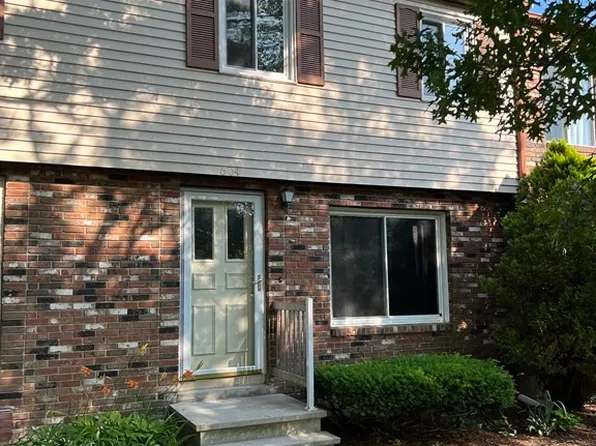 604 Village Dr Unit 604, Buzzards Bay, MA 02532