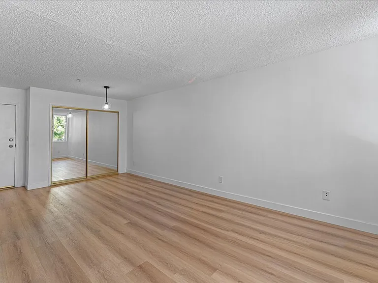 1785 Beloit Ave — Photo 2